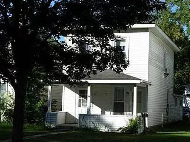 209 N 3rd Ave — Photo 1