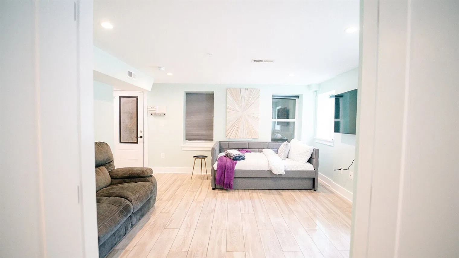 4 bed, 4.0 bath, $5,789 — Photo 2