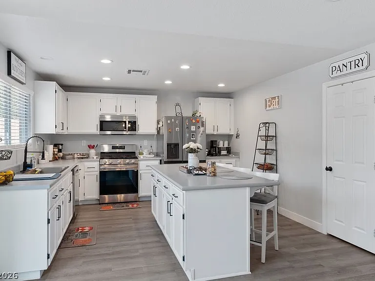 6924 Ghost Ranch Ave — Photo 11