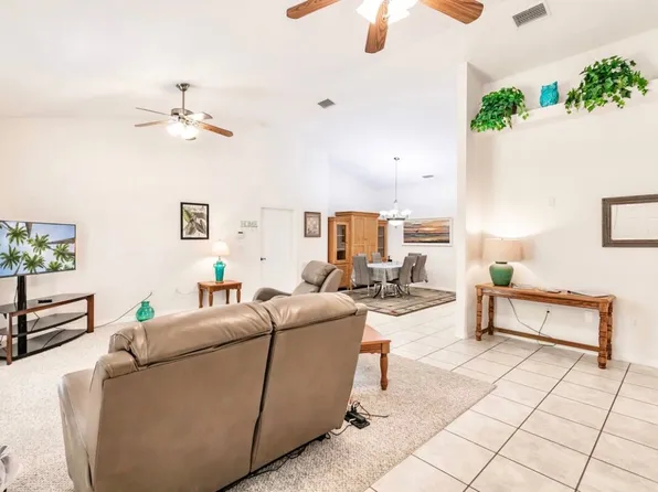102 Hoover Ave NE, Lake Placid, FL 33852