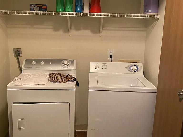 Summer Creek Apartments — Photo 27