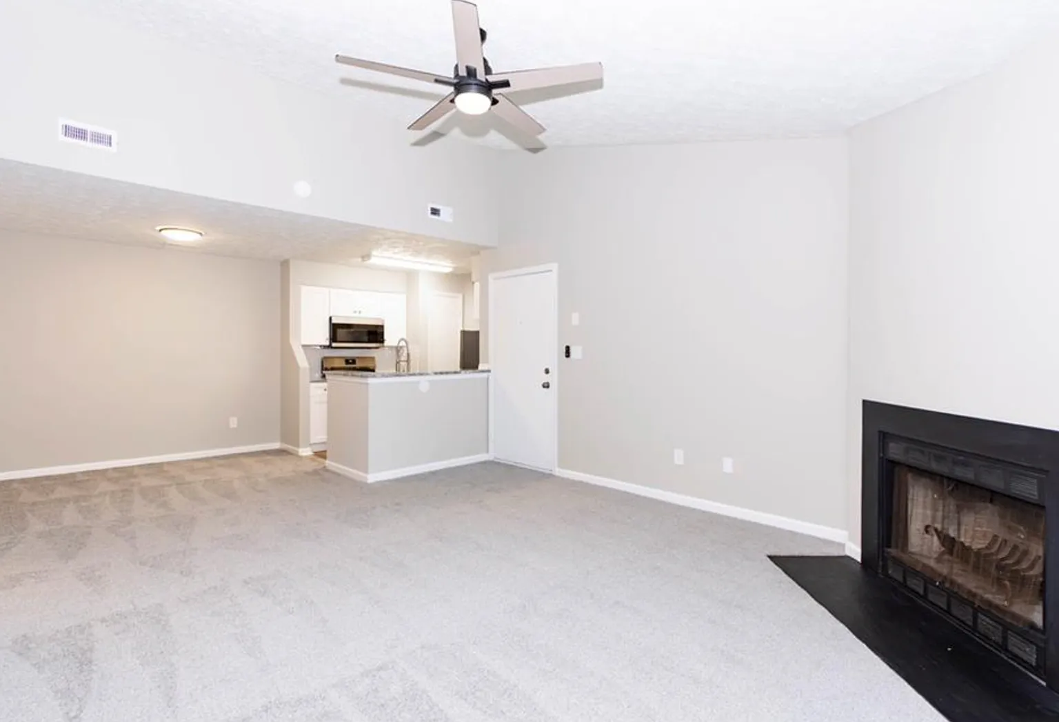 Well Appointment 1bdr 1bth apartment in Hampton — Photo 3