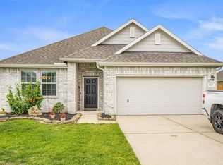 9611 Wincrest Dr, Mont Belvieu, TX 77523