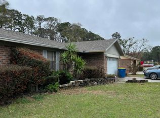 1153 N Turtle Creek Dr, Jacksonville, FL 32218