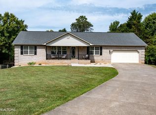 1525 Crestridge Dr, Maryville, TN 37804