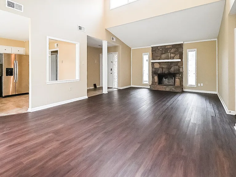 7914 Terry Franklin Dr — Photo 3
