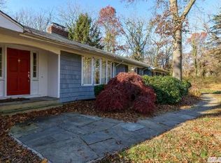 19 South Rd, Oyster Bay, NY 11771