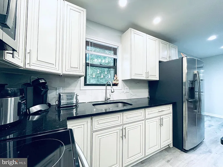 1371 Winding Way — Photo 8