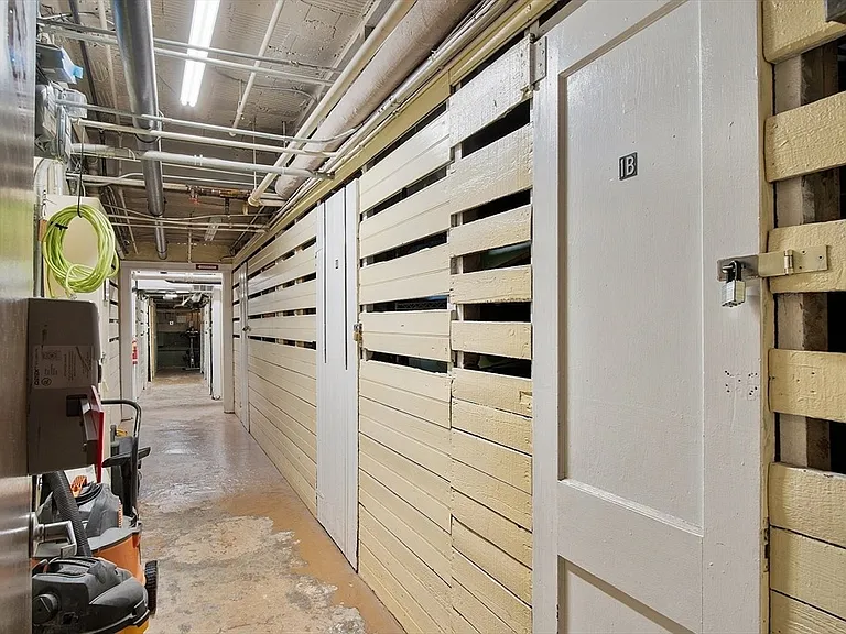 250 Beacon St #1B — Photo 14