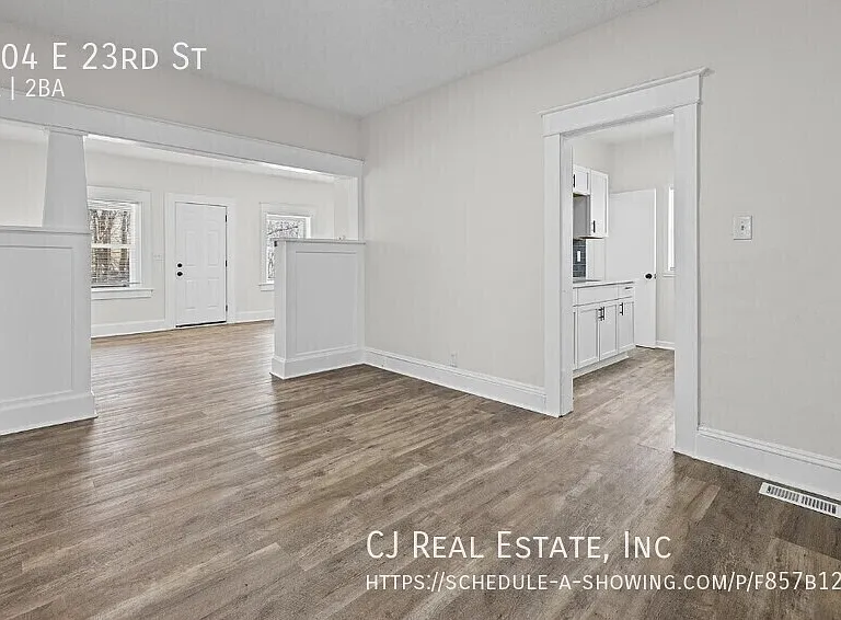 4904 E 23rd St — Photo 4