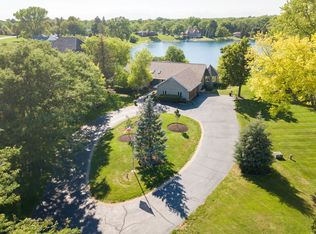 312 Bay Rd, McHenry, IL 60051