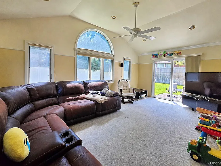 110 Briarwood Ln — Photo 27