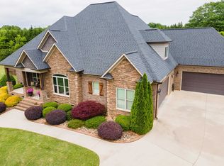 321 Burro Ct, Boiling Springs, SC 29316