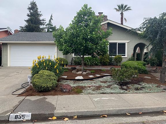 2nd image of 835 Cedarwood Ln