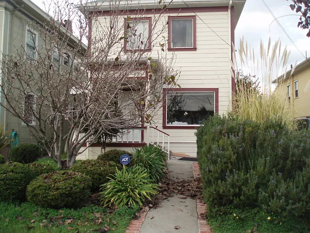 3 bed, 1200 sqft, $1,075 — Photo 2