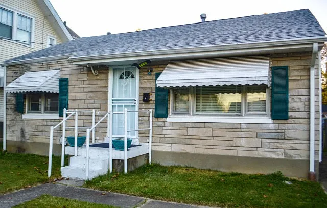 1008 Cecil Ave photo 1