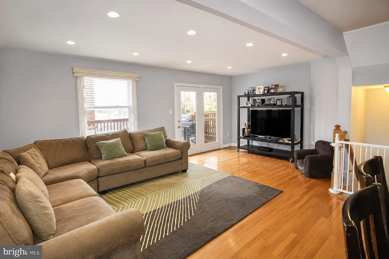 4 bed, 3.5 bath, 1320 sqft, $3,000 — Photo 2