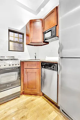 Rented by Cooper & Cooper Real Estate | media 14