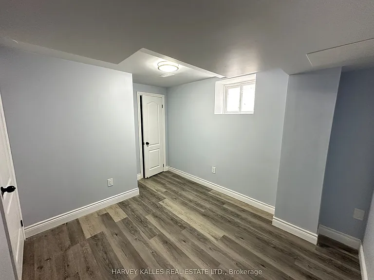 11 Blue Oak Ave #BASEMENT — Photo 2