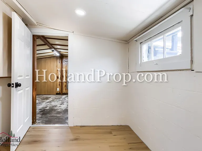 1105 NE Lincoln St — Photo 18