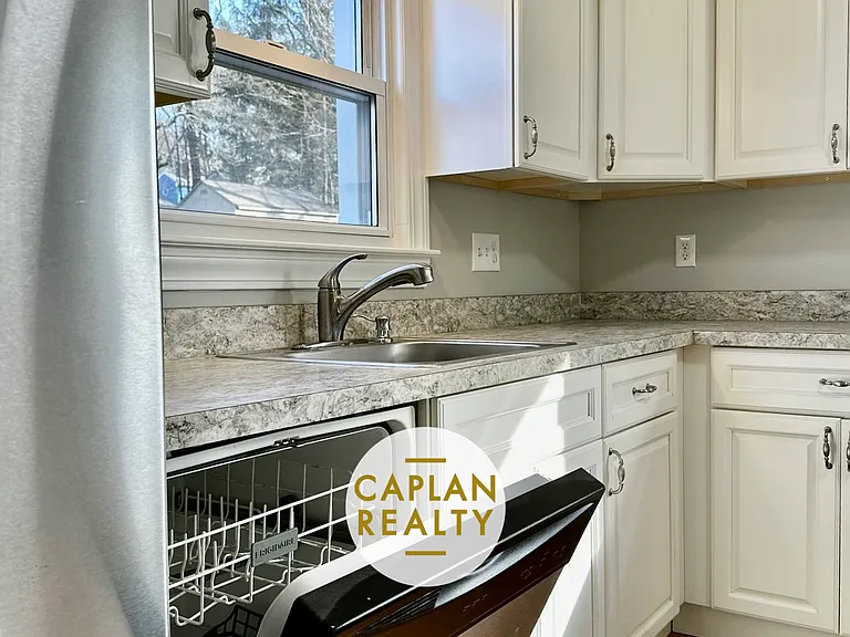 29 Wellington Rd — Photo 10