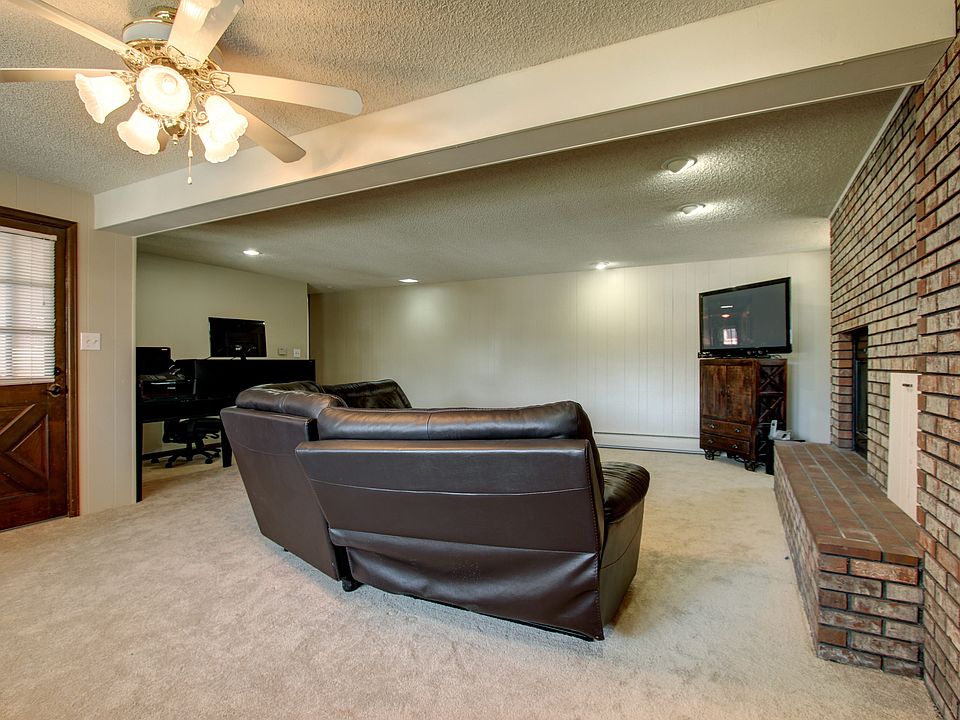 2nd image of 6390 Ponderosa Way