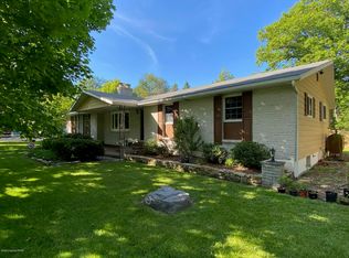 104 Sharbaugh Rd, Tobyhanna, PA 18466