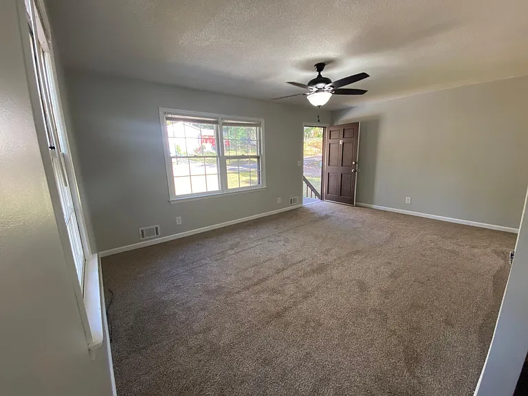 195 N Etowah Dr #2 — Photo 2