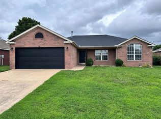 3904 SW Hansom Loop, Bentonville, AR 72712
