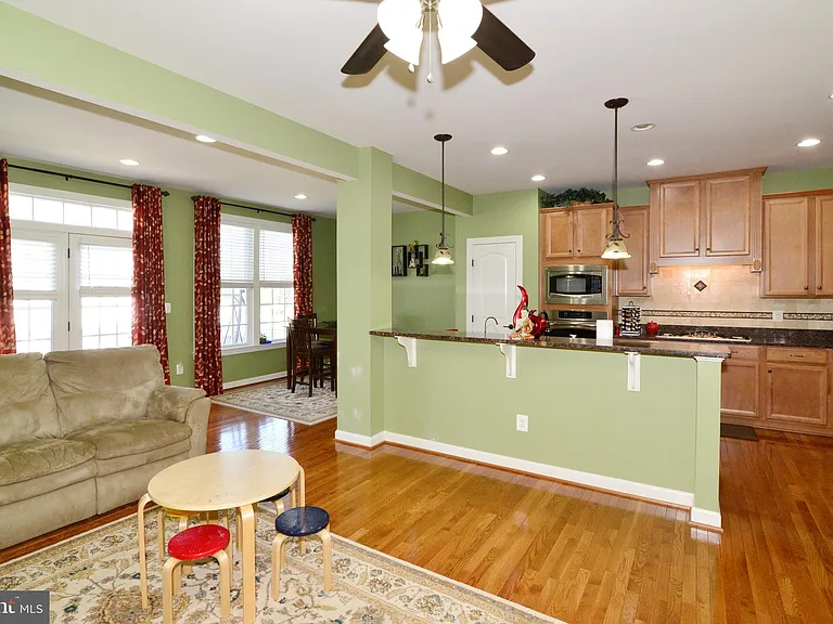 21253 Park Grove Ter — Photo 9