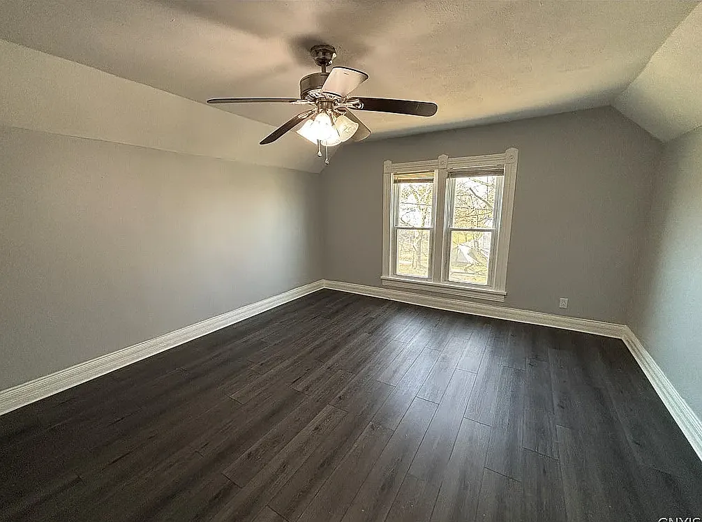 109 Westcott - Rms 4, 5 — Photo 2