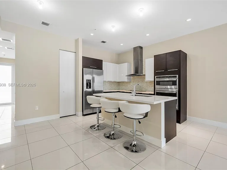 10280 NW 63rd Ter #104 — Photo 3