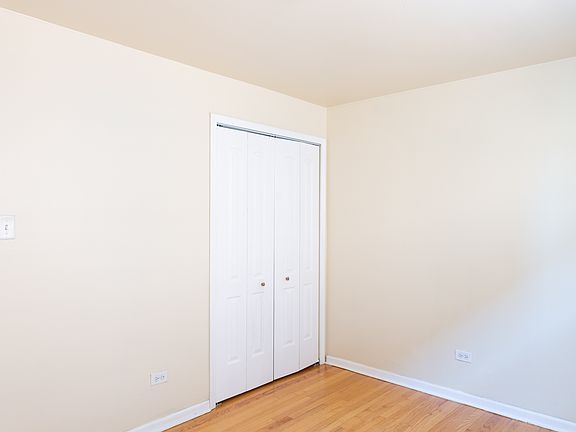 5th image of 292 Yates Ave APT 1