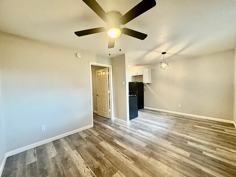 6702 Fulton St #13 — Photo 2