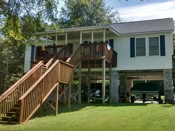 1952 White Rd, Camden, SC 29020