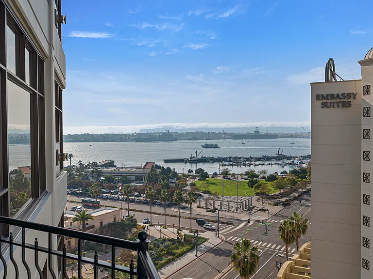 700 W Harbor Dr W #1204 — Photo 34