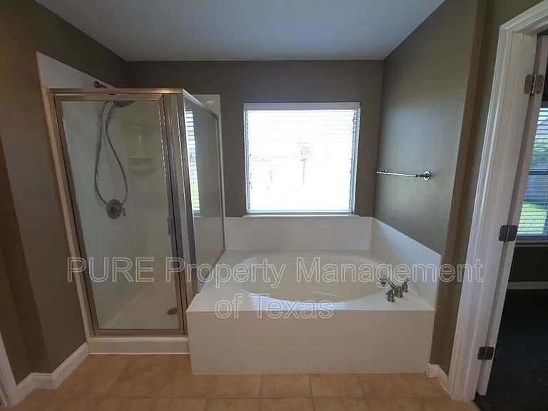18401 Hees Ln — Photo 30