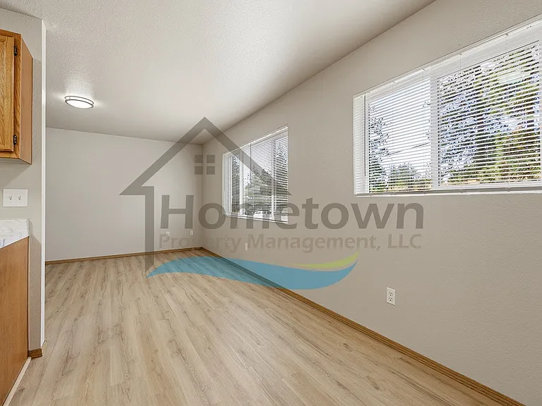 703-1 N Compton St — Photo 18