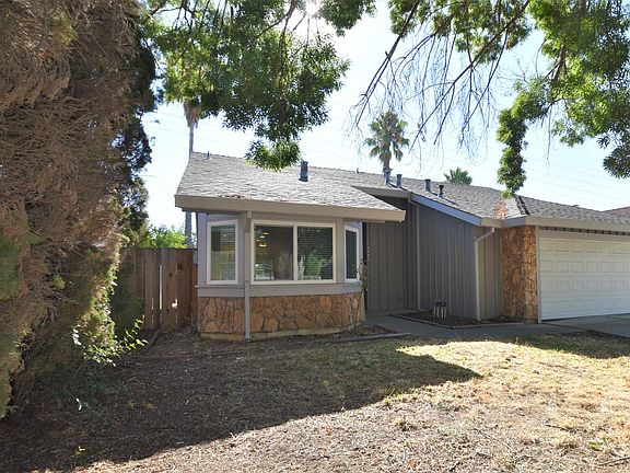 3rd image of 3082 Montview Way