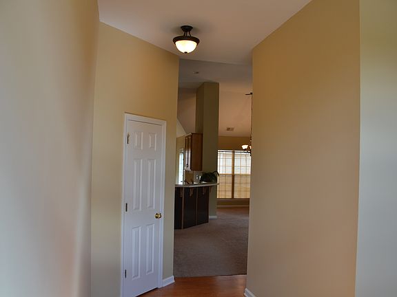 3rd image of 280 Turnbridge Cir