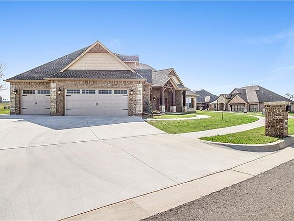 3rd image of 4004 Bridge Wood Ln