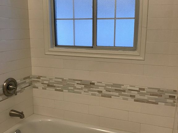 5th image of 4641 E 14th St #1-1401