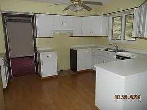 4th image of 5266 Robinhood Ln