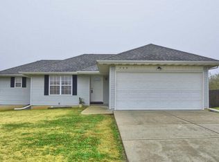 509 Sugar Ln, Clever, MO 65631