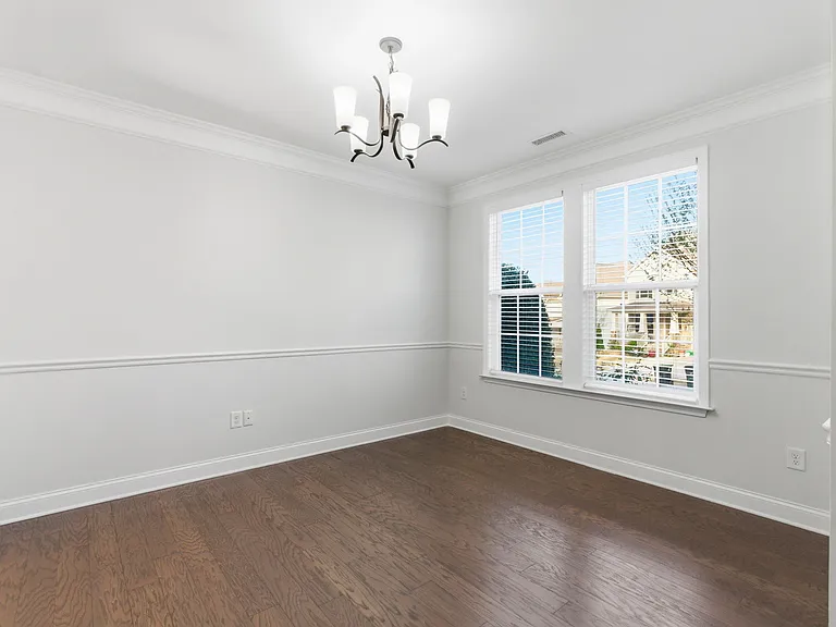 721 Vine Pond Ct — Photo 17