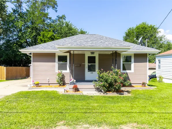 1310 E 33rd St, Des Moines, IA 50317