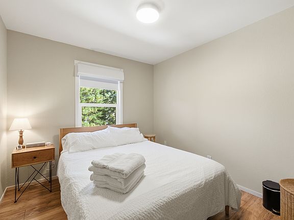 5th image of 726 Tina Ct Unit C