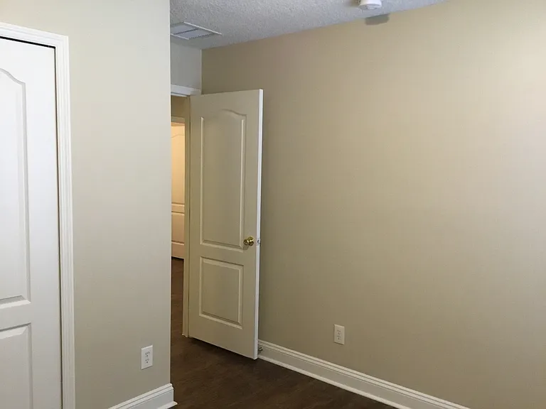 2320 Brian Lakes Dr E — Photo 18