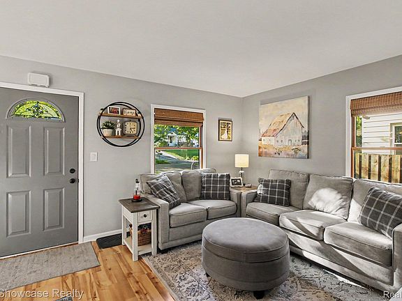 3rd image of 363 S Roslyn Rd