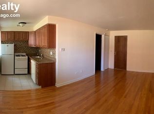 5820 N Sheridan Rd APT 102, Chicago, IL 60660